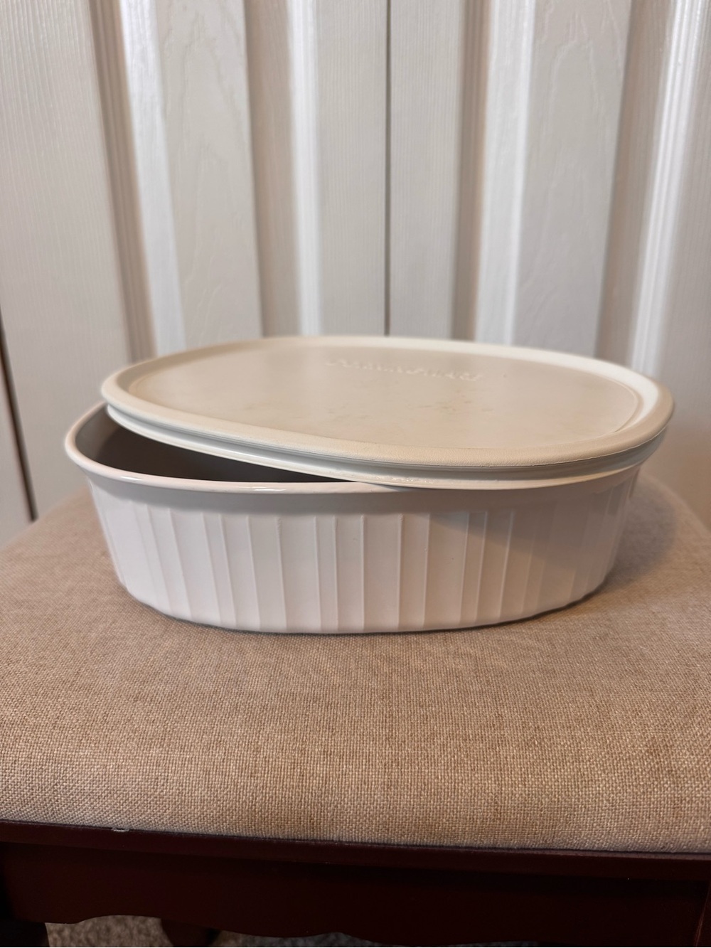 Corning Ware 1.8 liter Oval Covered Casserole Dish White With Storage Lid - Picture 2 of 9